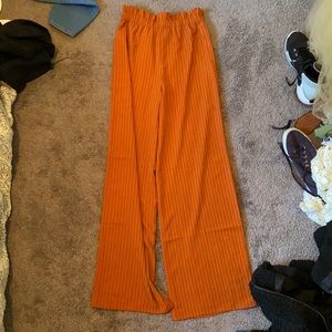 2/$30💘 Orange and White paper bag pants